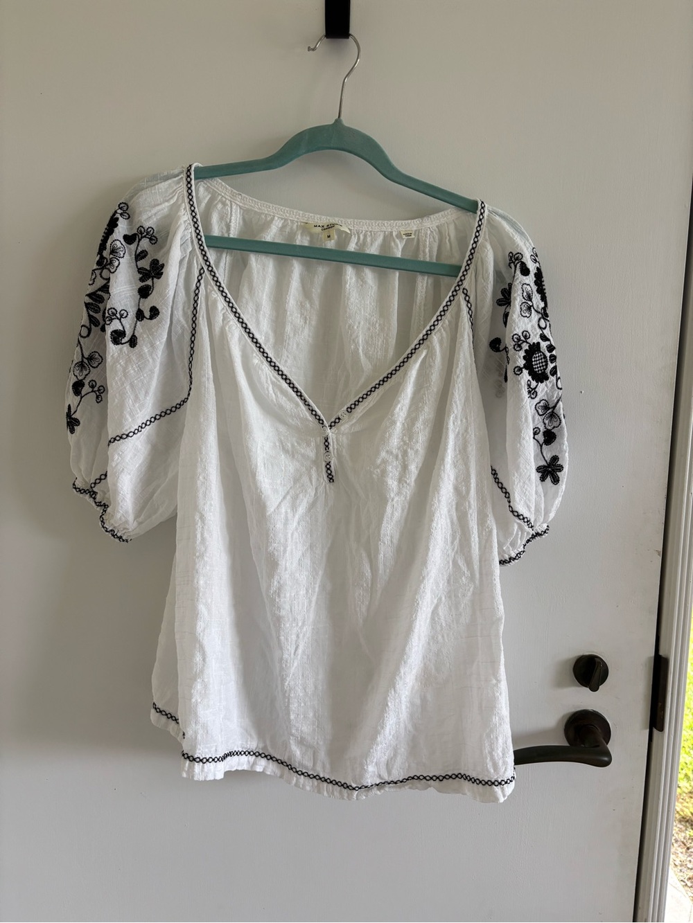 Max studio embroidered boho top puff sleeve summer
